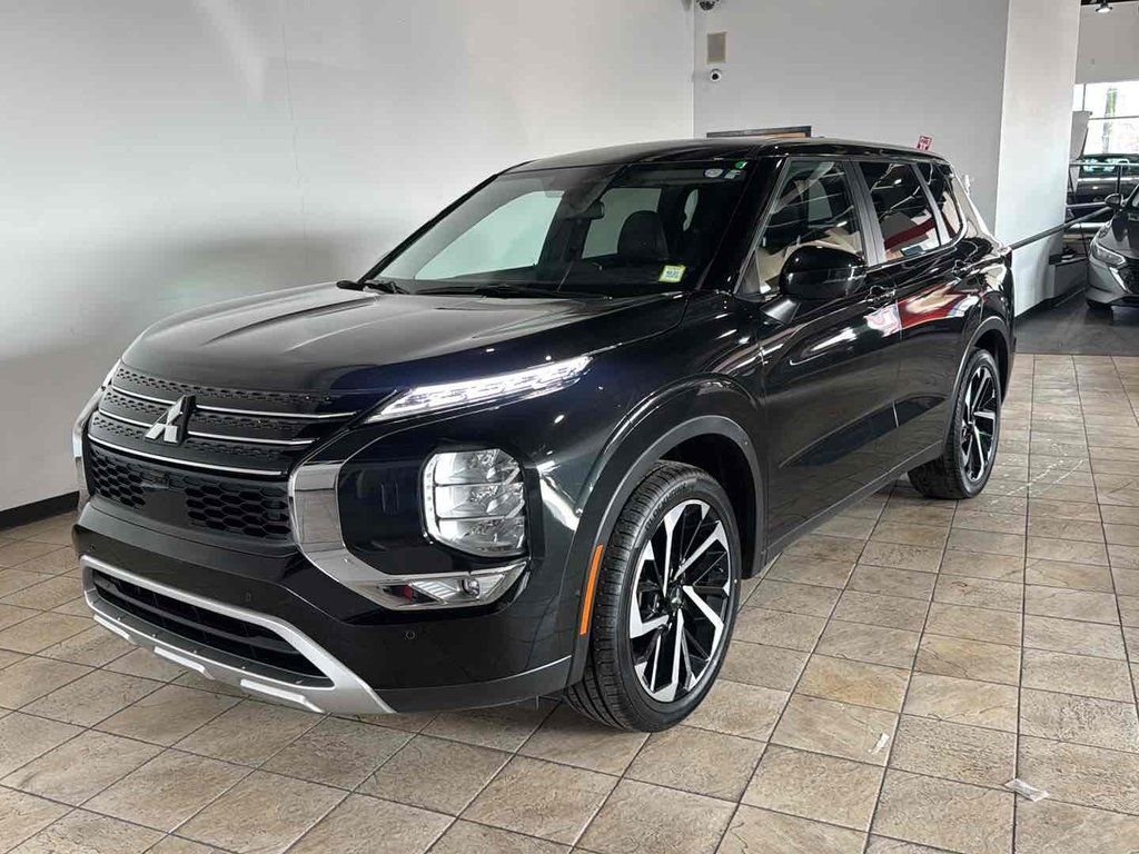 Used 2024 Black Mitsubishi SE Black Edition image 1