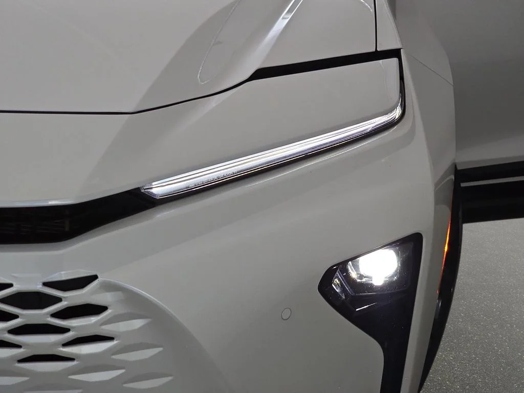 Used 2025 White Toyota Limited image 32