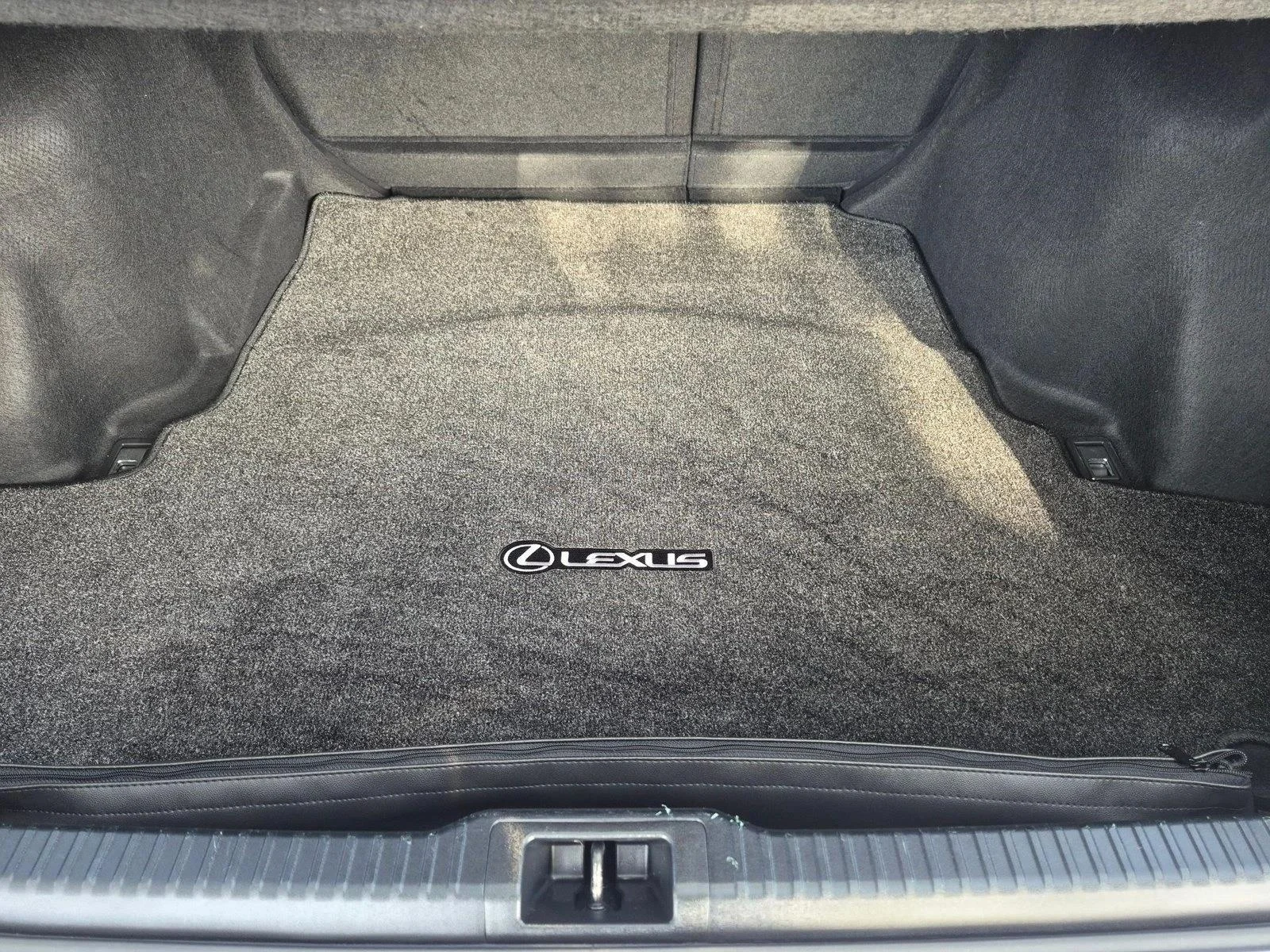 Certified Used 2021 Ultra White Lexus F SPORT image 6