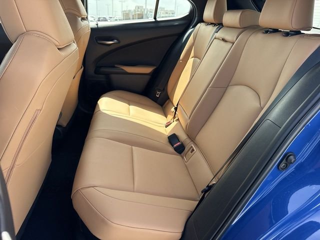 Certified Used 2025  Lexus 300h Premium image 23