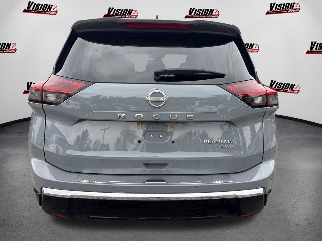 Used 2025 Gray Nissan Platinum image 6