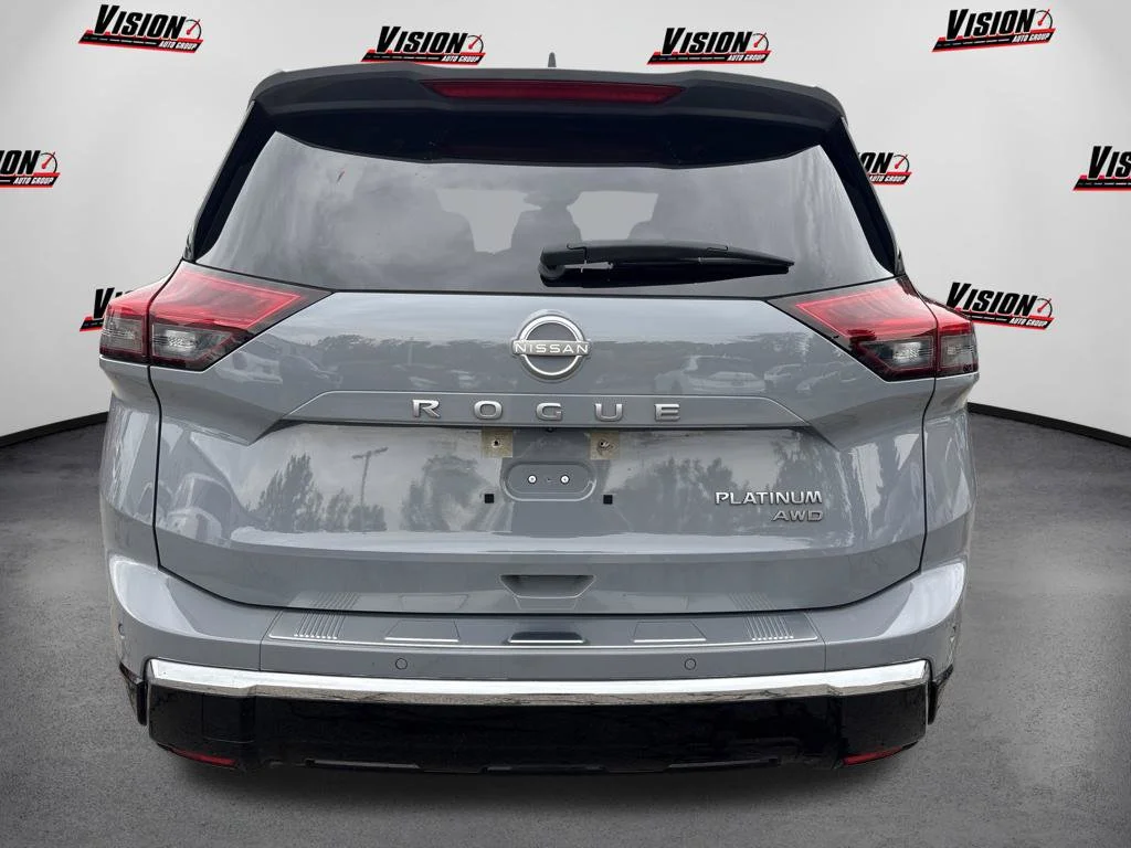 Used 2025 Gray Nissan Platinum image 6