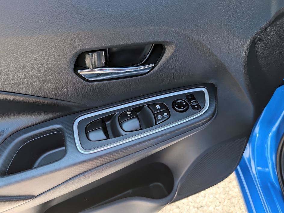 Used 2024 Electric Blue Metallic Nissan SR image 9