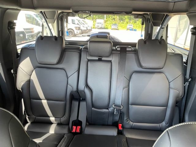 New 2025 Azure Gray Metallic Tri-Coat Ford Badlands® image 42