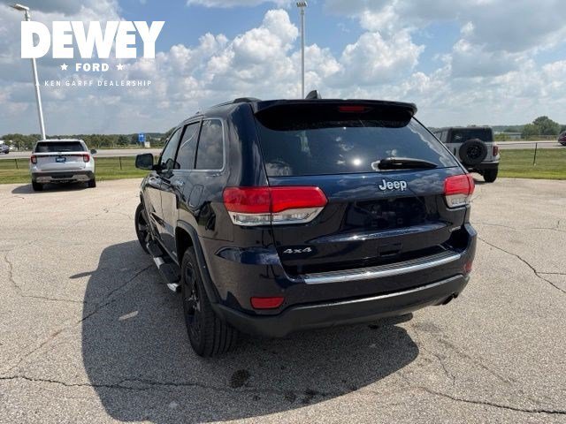 Used 2015 True Blue Pearlcoat Jeep Limited image 10