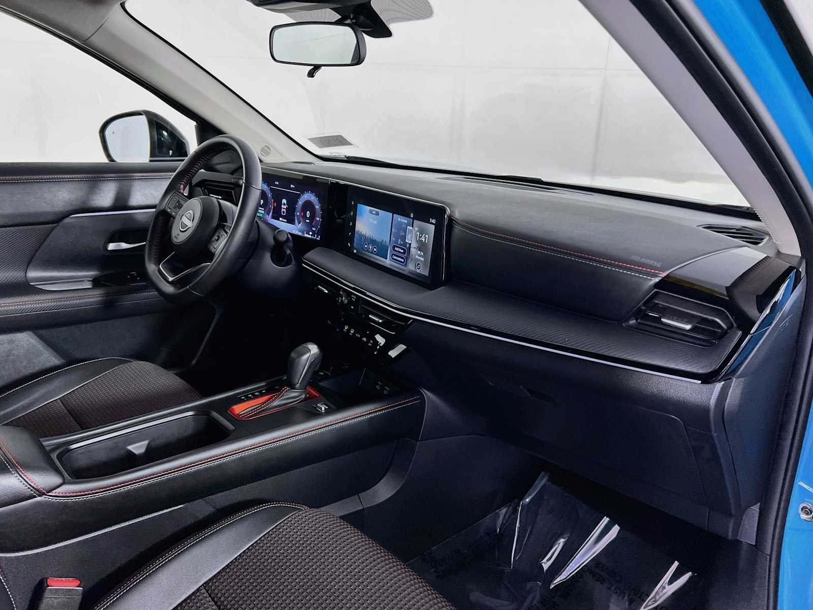 Used 2025 Arctic Ice Blue Metallic/Super Black Nissan SR image 28