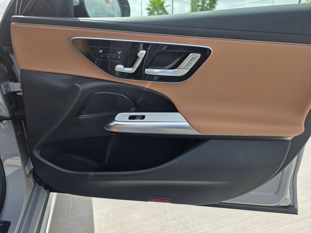 New 2026 MANUFAKTUR Alpine Grey Mercedes-Benz E 350 image 45