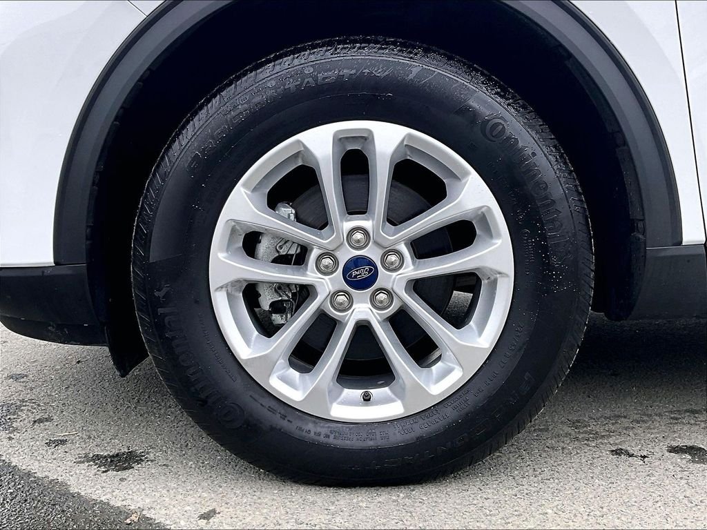 Used 2021 White Ford SE image 9