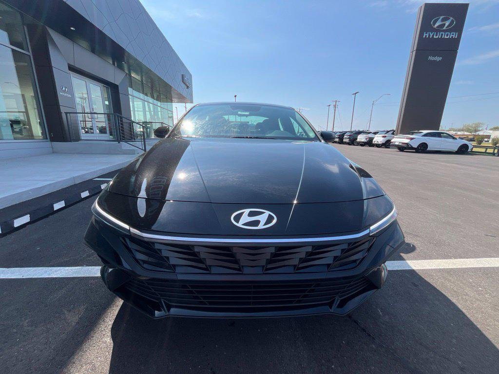 New 2026 Black Hyundai SEL Sport Plus image 3