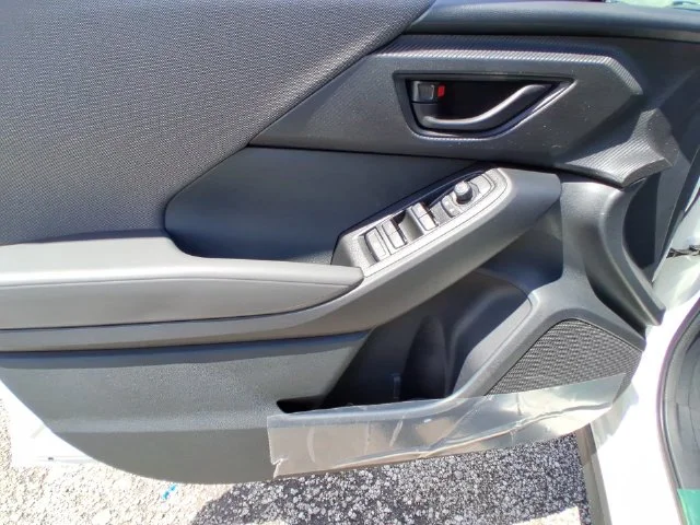 New 2026 CRYSTAL WHITE PEARL Subaru Base image 13