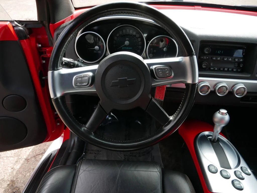 2004 Chevrolet SSR LS - Photo 12