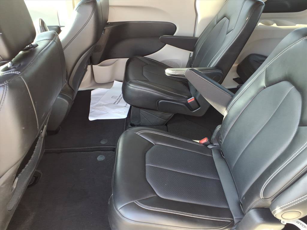 Used 2024 White Chrysler Touring L image 13
