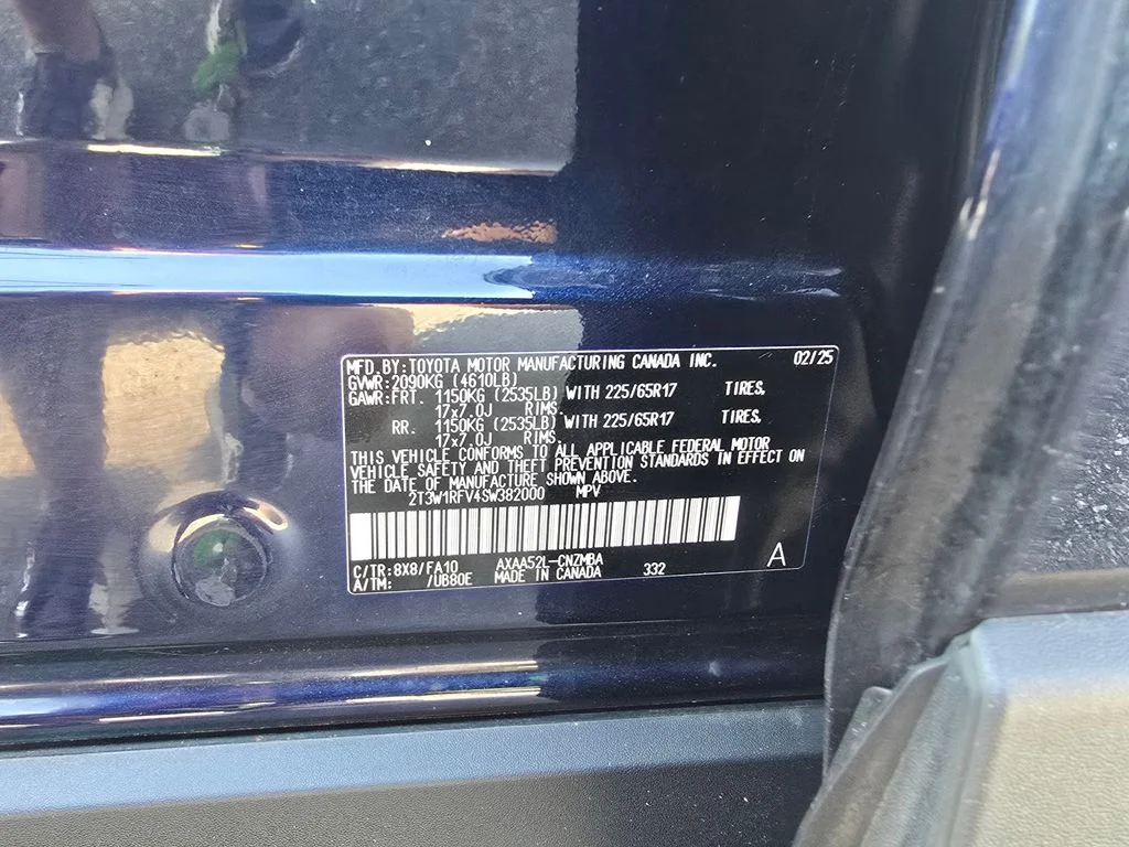 Used 2025  Toyota XLE image 11