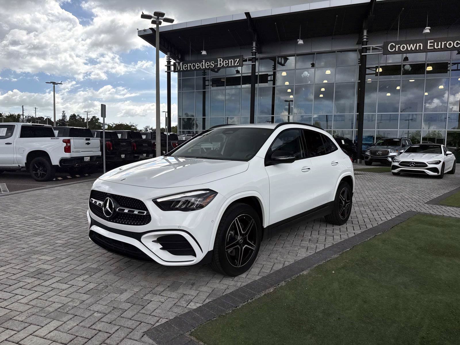 New 2026 Polar White Mercedes-Benz 250 4MATIC® SUV image 2