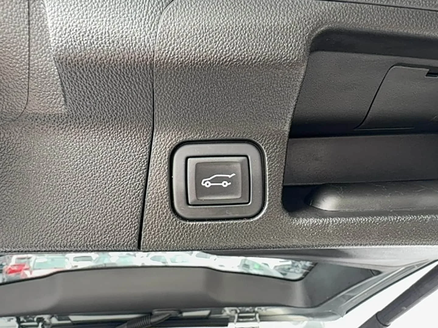 Used 2023 Sterling Metallic GMC SLT image 29