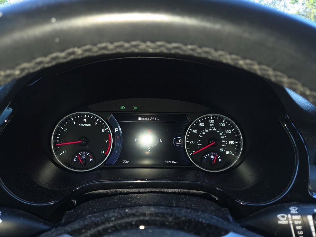 Used 2023 White Kia SX image 14