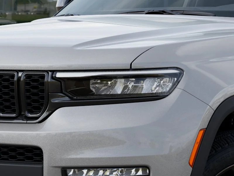 New 2025 Silver Zynith Exterior Paint Jeep Limited image 34