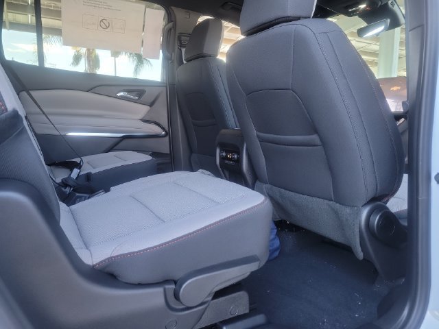 New 2027 Polar White Tricoat Chevrolet LT image 18