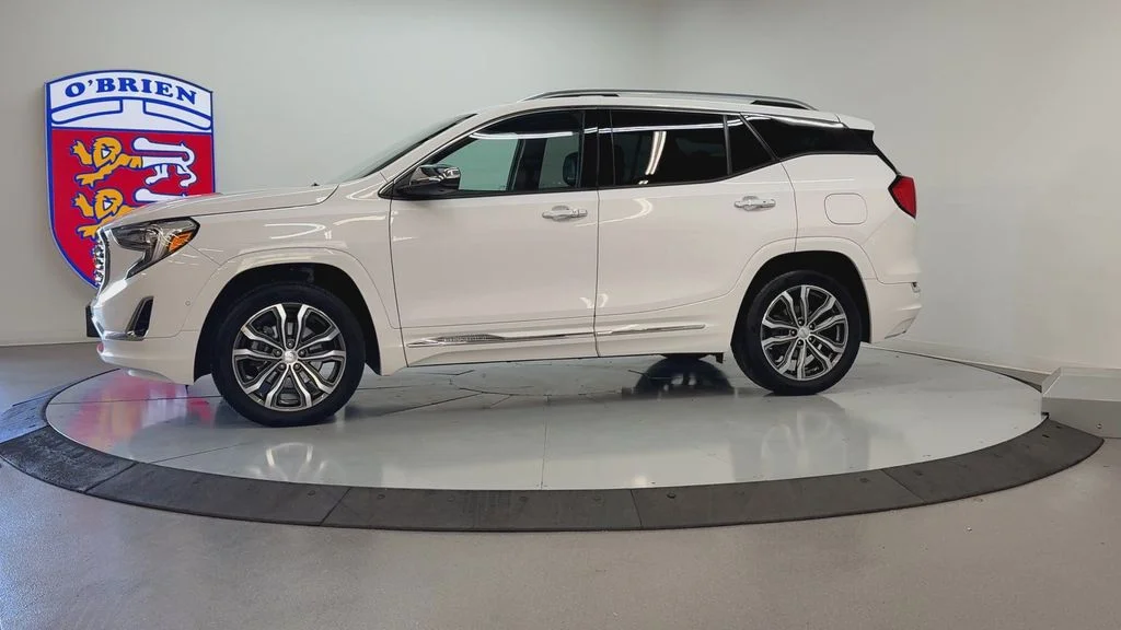 Used 2018 Summit White GMC Denali image 8