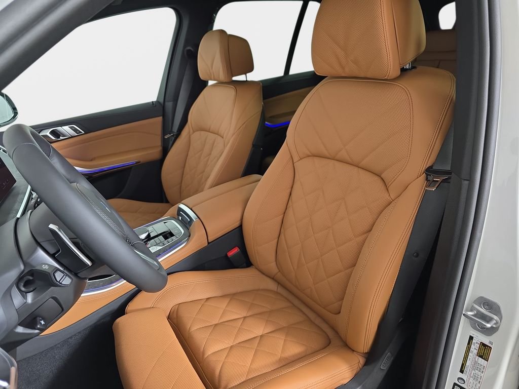 New 2026 Mineral White Metallic BMW xDrive40i image 15