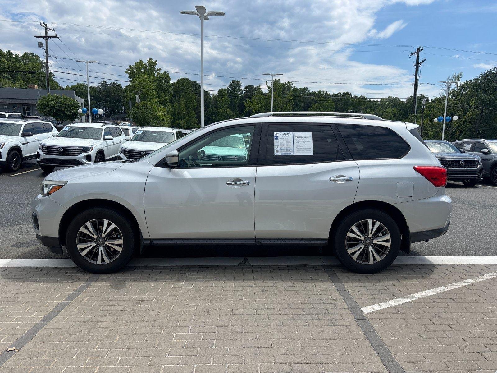 Used 2017 Nissan Pathfinder SV with VIN 5N1DR2MMXHC910504 for sale in Gastonia, NC