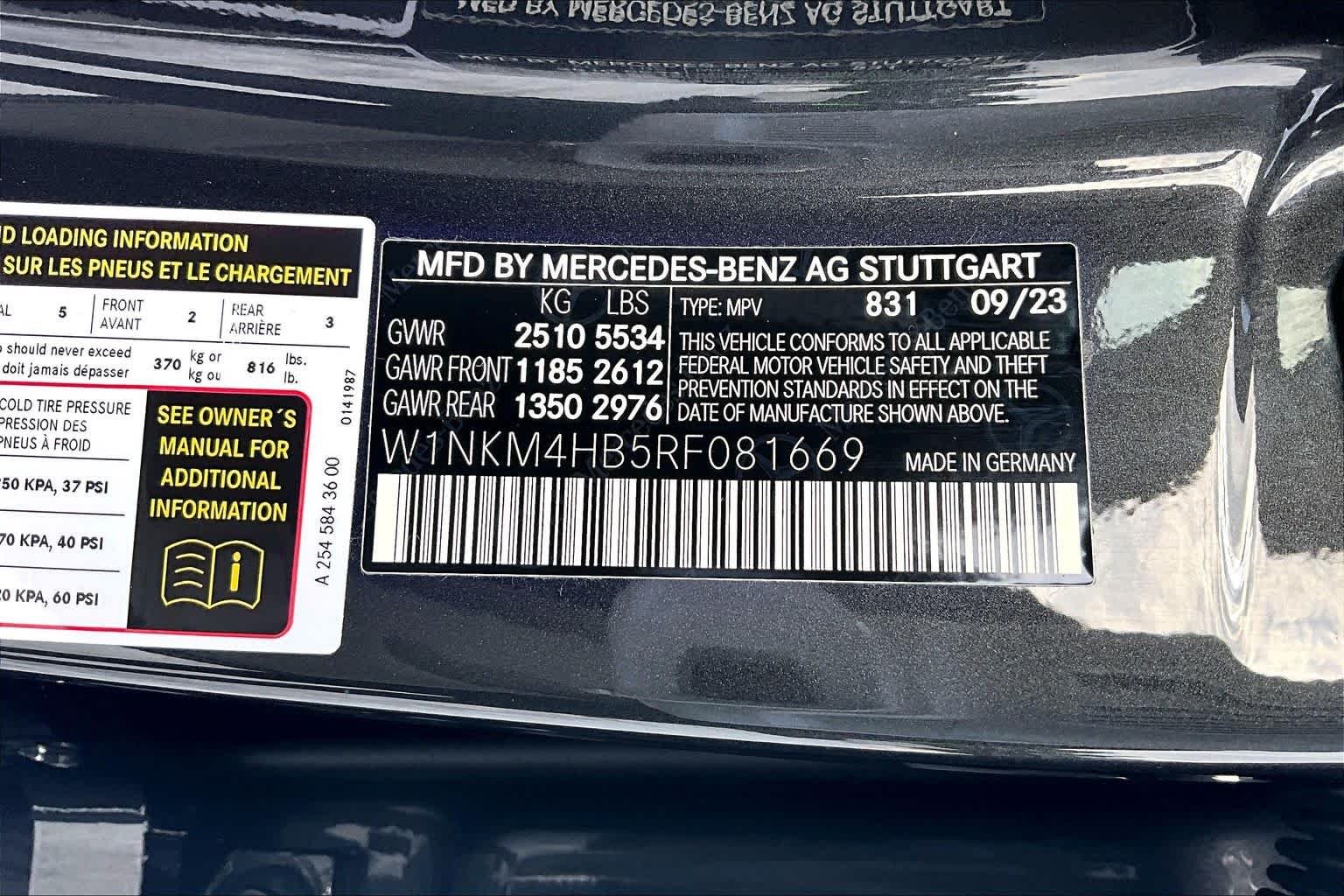 Used 2024 Graphite Grey Metallic Mercedes-Benz GLC 300 image 31