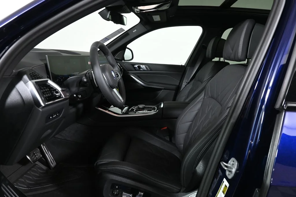 Used 2026 Blue BMW xDrive50e image 3