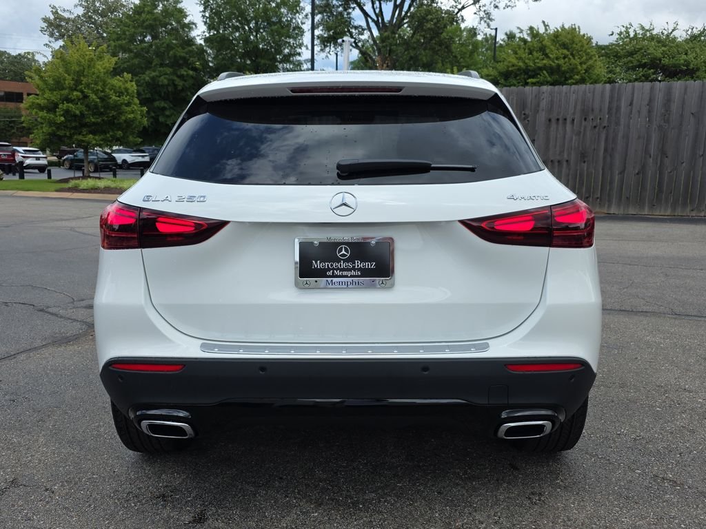 New 2026 Polar White Mercedes-Benz GLA 250 image 4