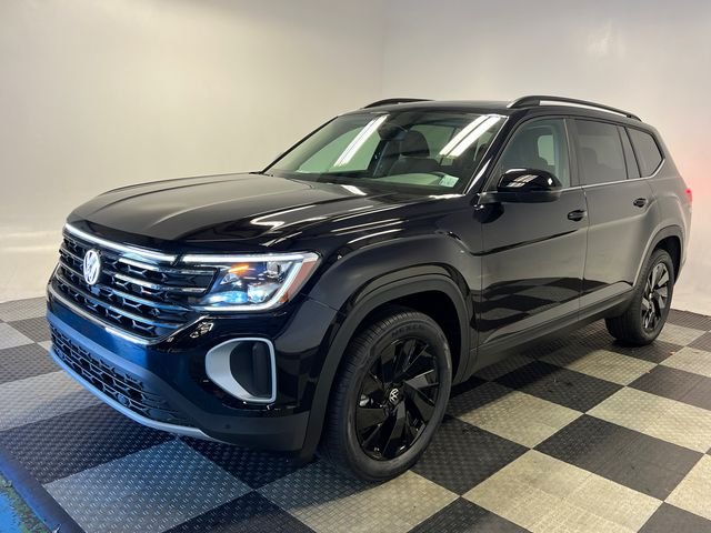 New 2026 Black Volkswagen 2.0T SE w/Technology image 3