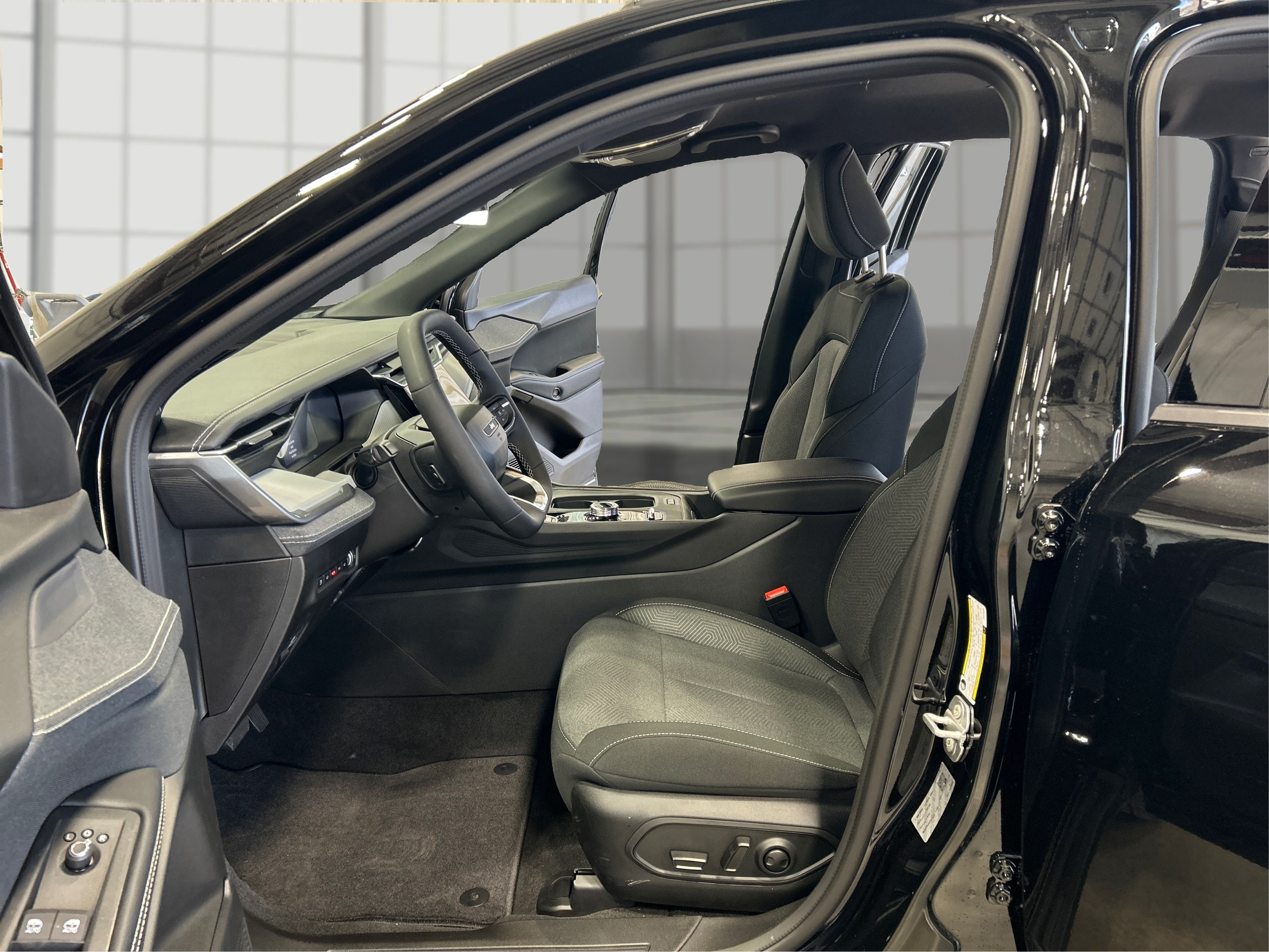 New 2026 Diamond Black Crystal Pearl-Coat Exterior Paint Jeep Laredo image 9