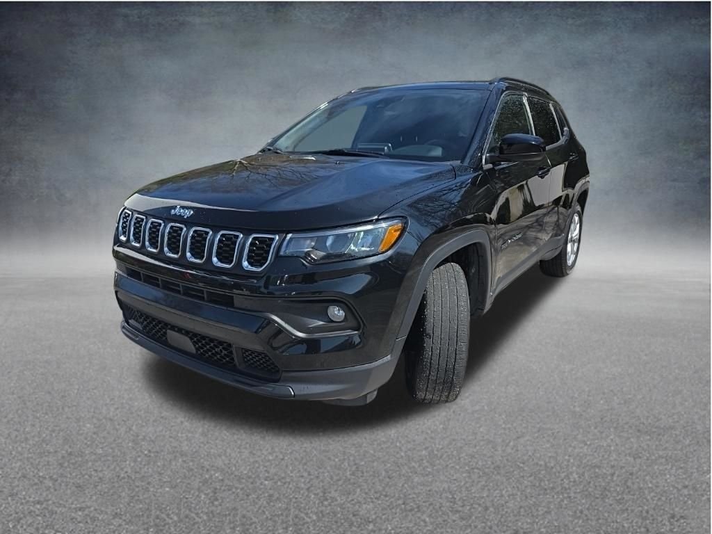 Used 2025 Black Jeep Latitude image 9