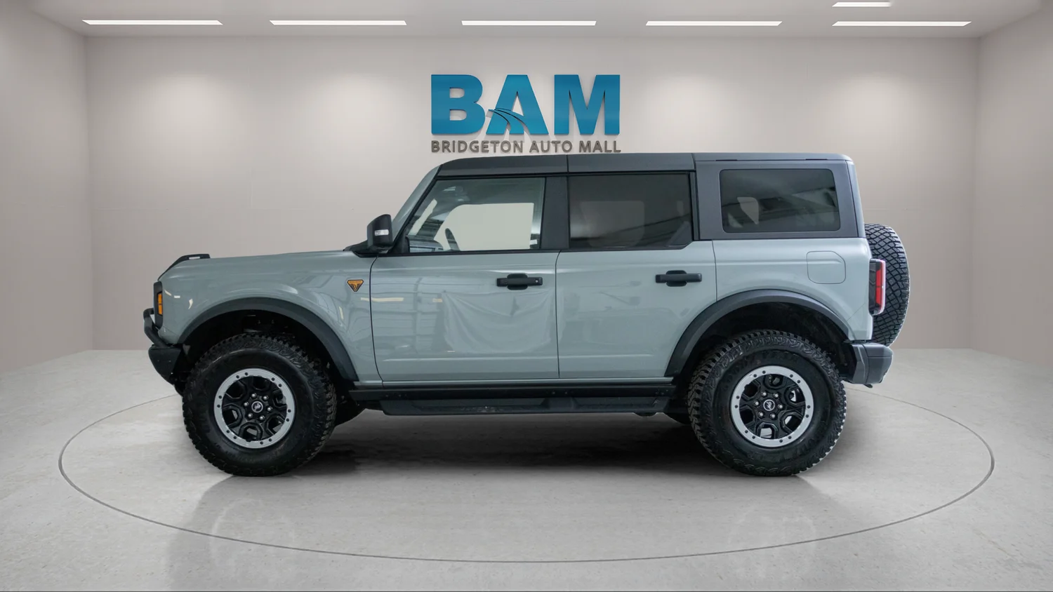 Used 2024 Green Ford Badlands image 4