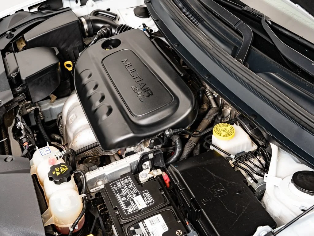 Used 2019 Bright White Clear Coat Jeep Latitude image 49