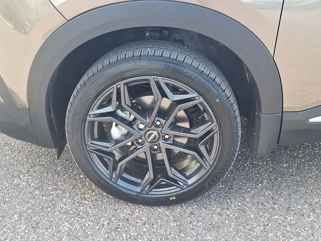 New 2026 Canyon Bronze Metallic Nissan SR image 26
