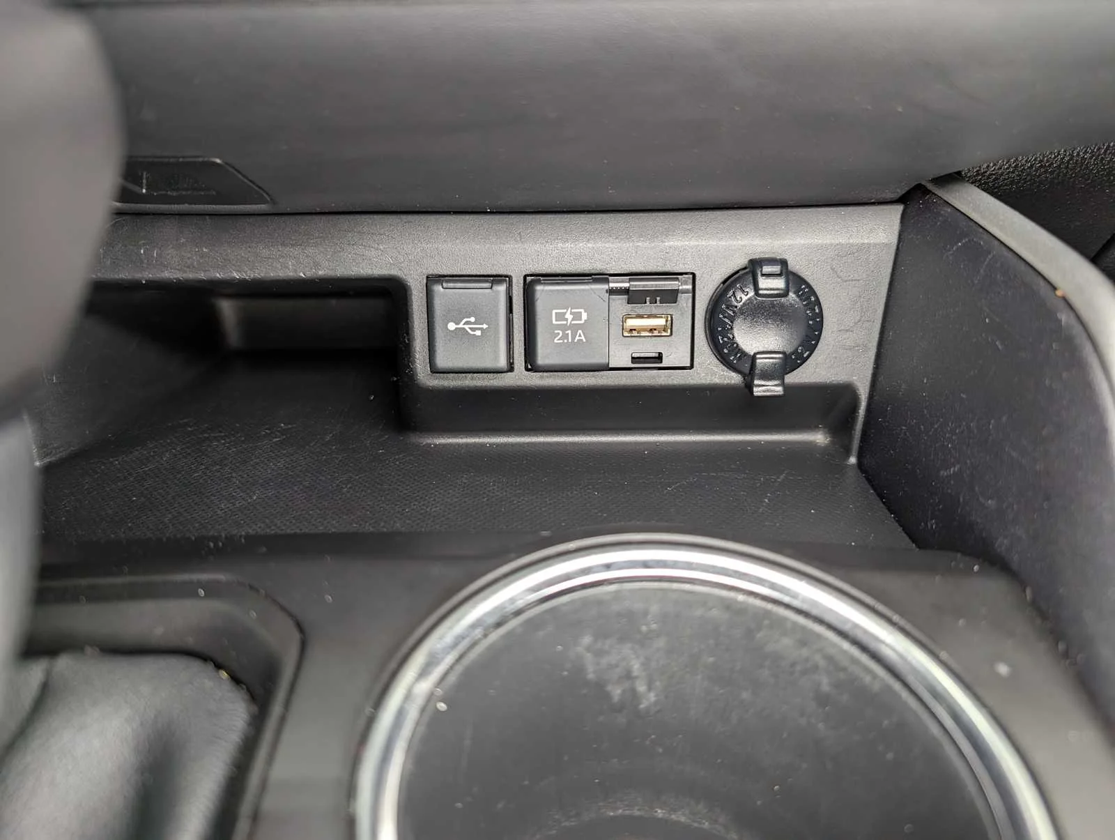 Used 2021 Magnetic Gray Metallic Toyota XLE image 35