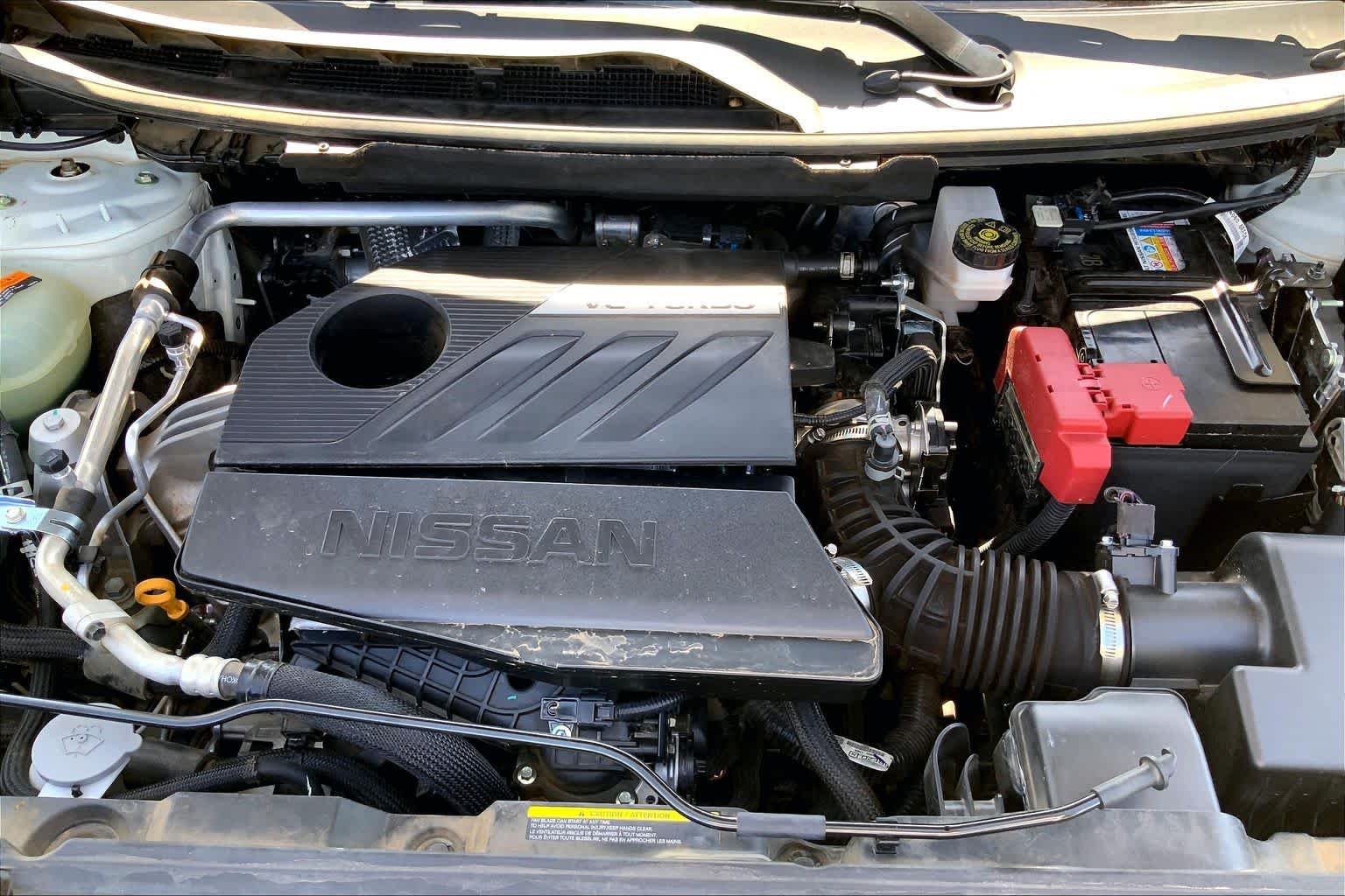 Used 2023 Pearl White Tricoat/Super Black Nissan Platinum image 34