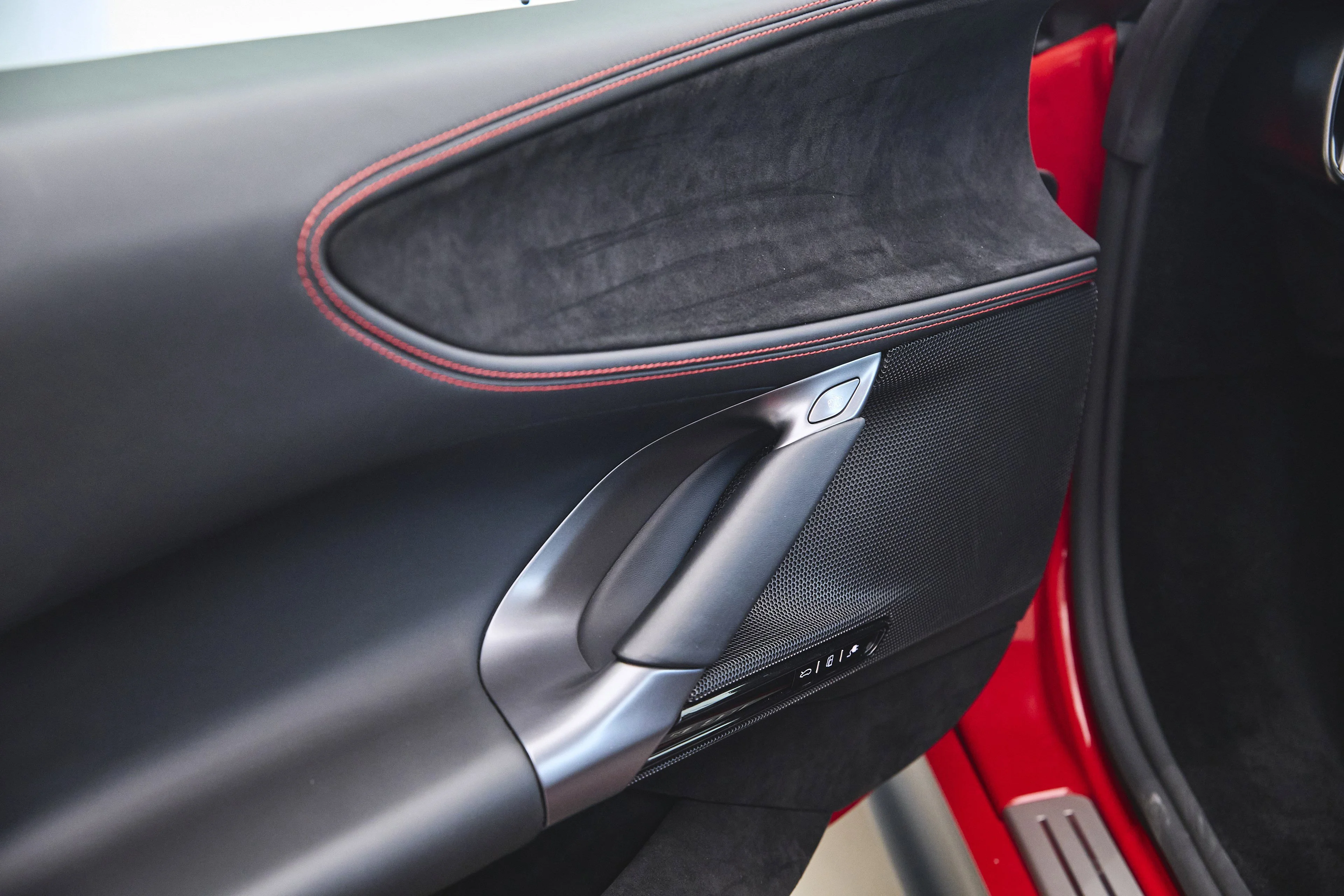 2022 Ferrari SF90 Base - Photo 26