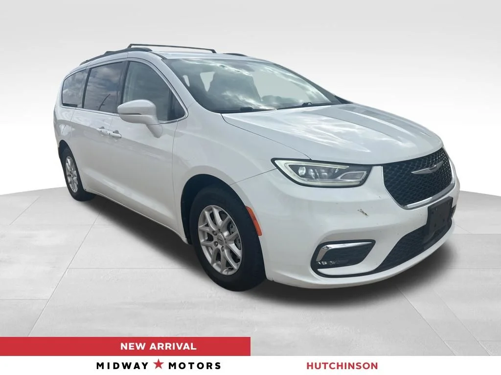 2022 Chrysler Pacifica Touring L's photo