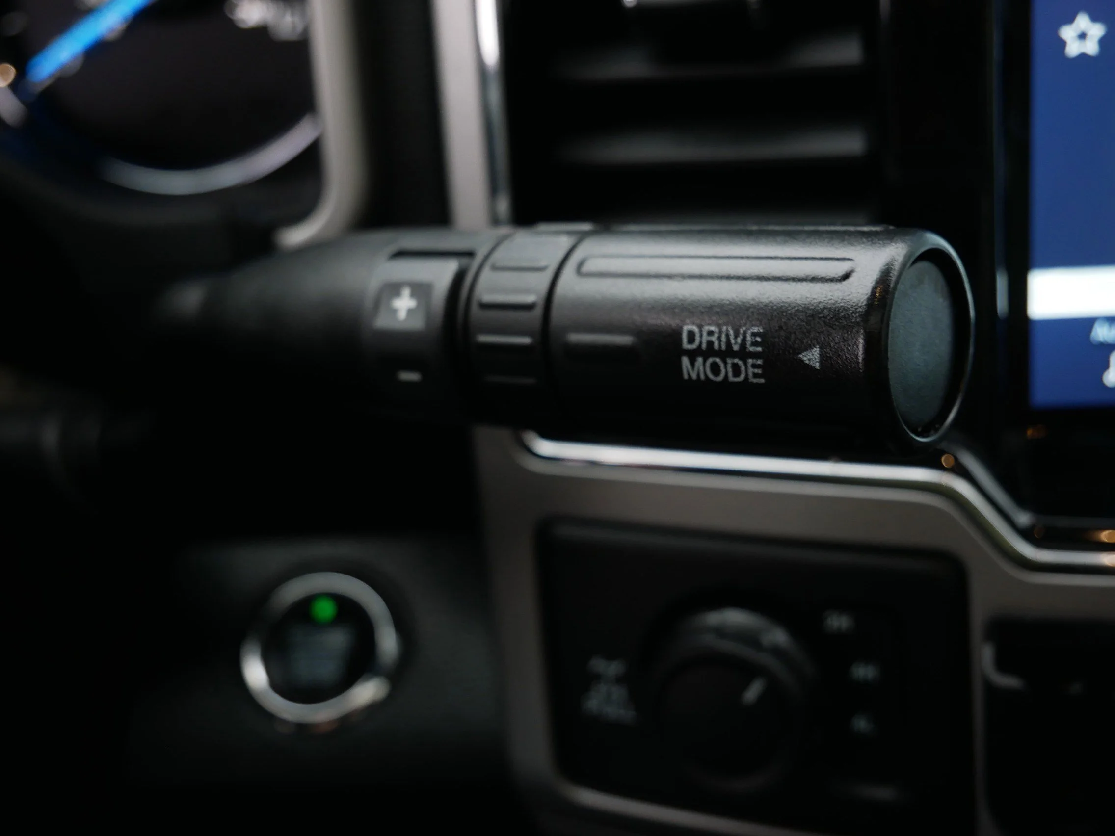 Certified Used 2022 Agate Black Metallic Ford LARIAT image 24