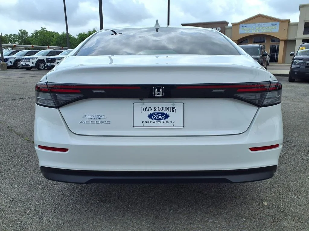 Used 2025 White Honda LX image 20