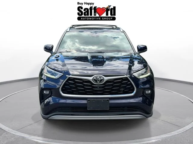 Used 2022  Toyota Platinum image 6