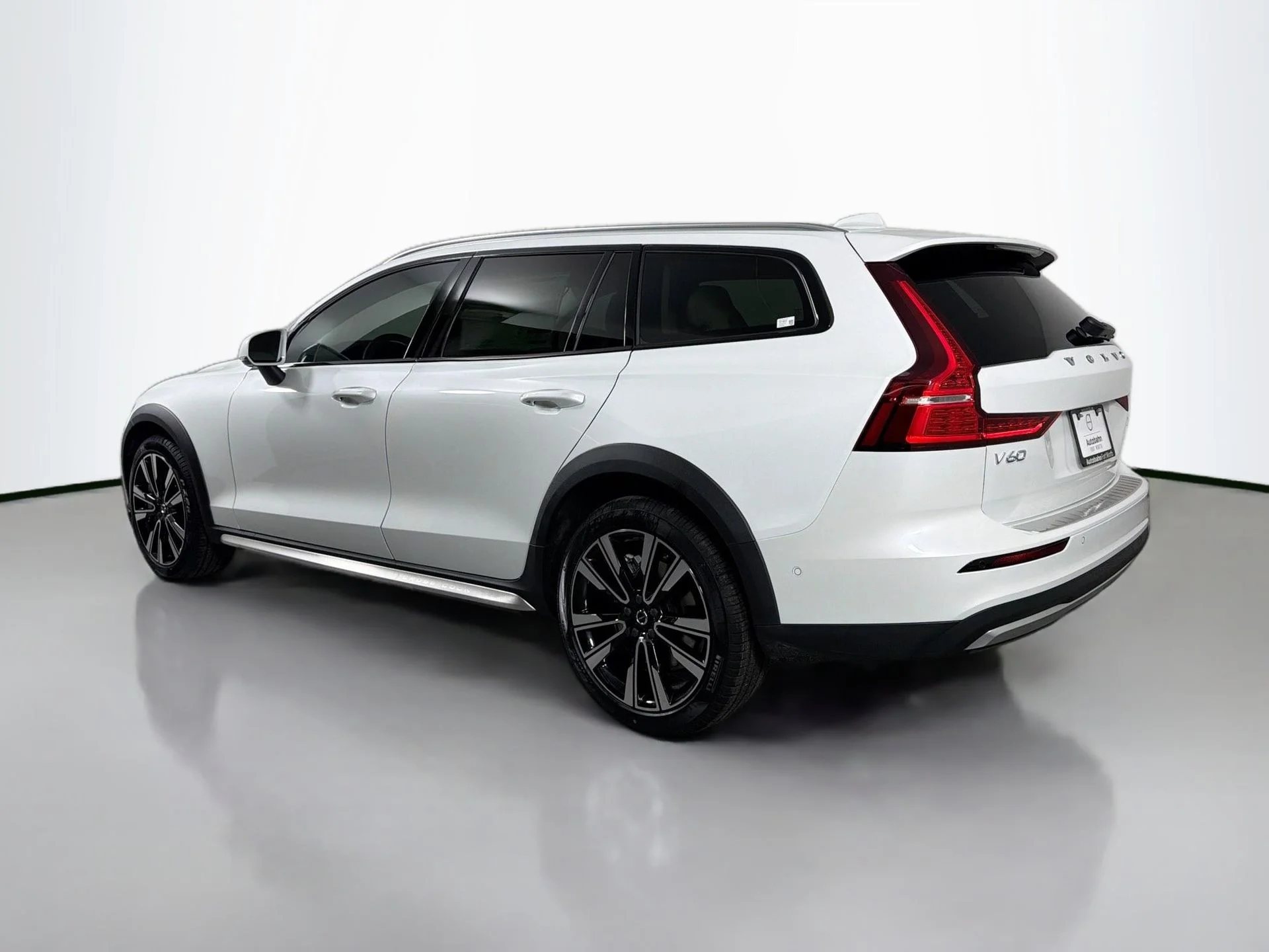 New 2026 Crystal White Volvo Ultra image 7