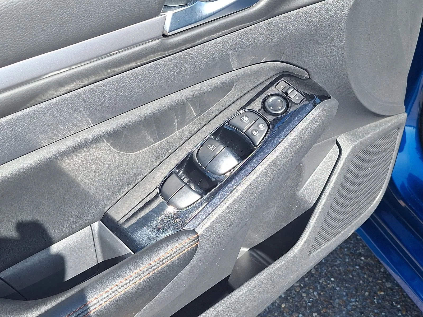 Used 2025 Blue Nissan 2.5 SR image 11