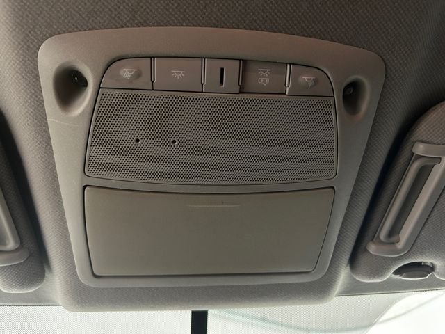 Used 2014 Silver Nissan SV image 29