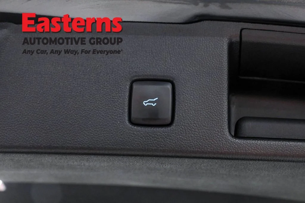 Used 2021 Blue Ford SEL image 22