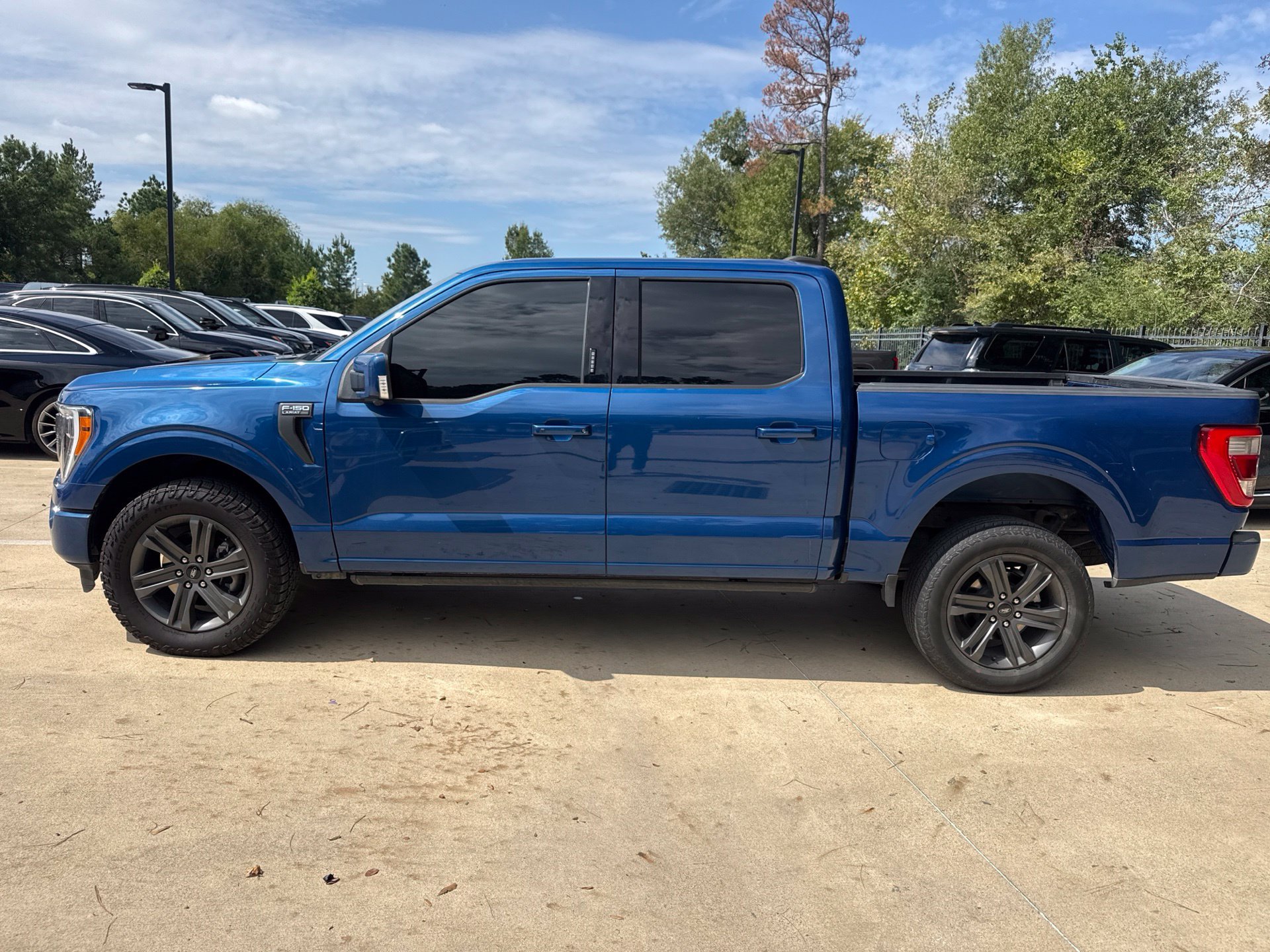 Used 2023 Atlas Blue Metallic Ford Lariat image 7