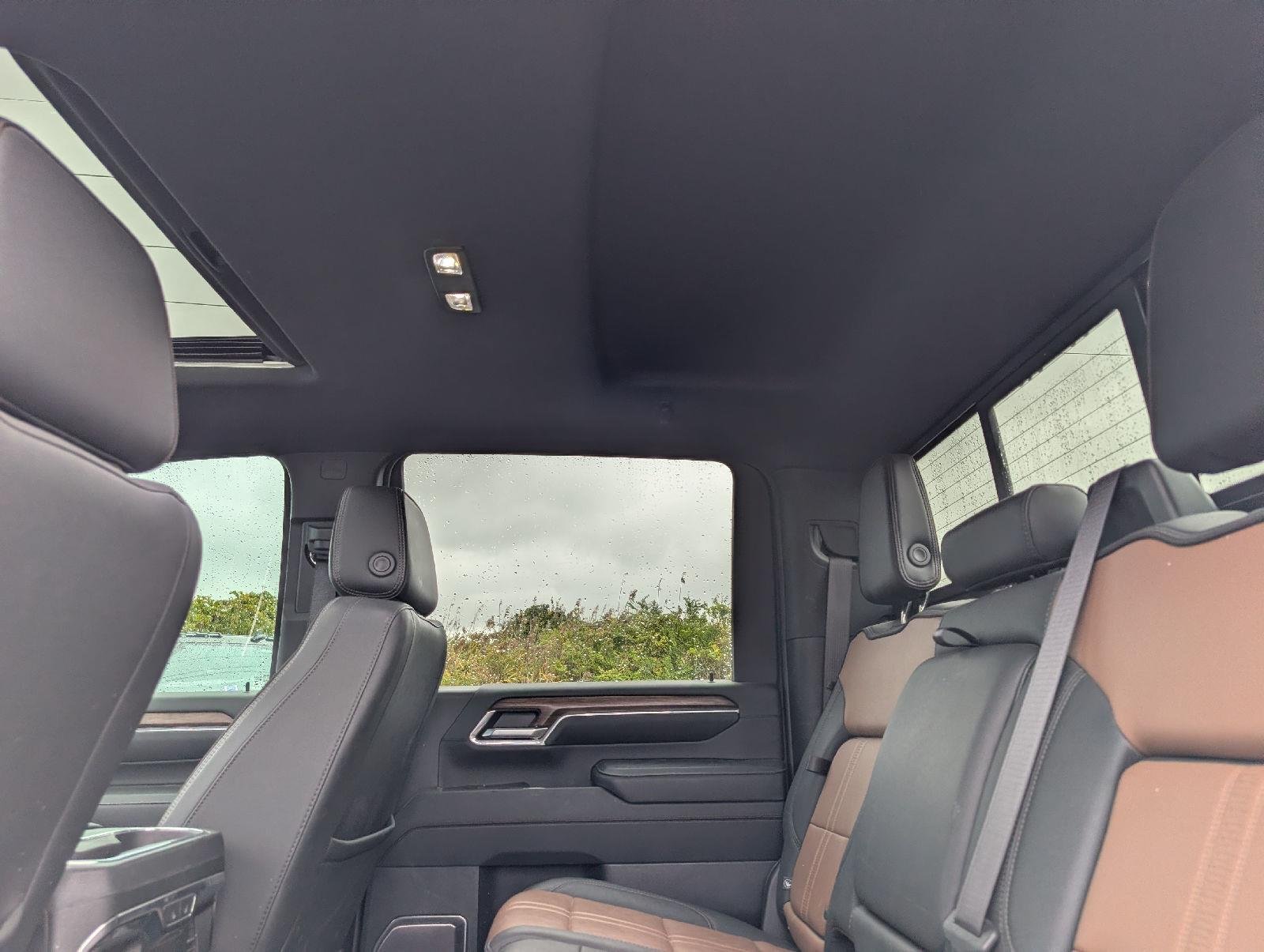 Used 2024 Iridescent Pearl Tricoat Chevrolet High Country image 9