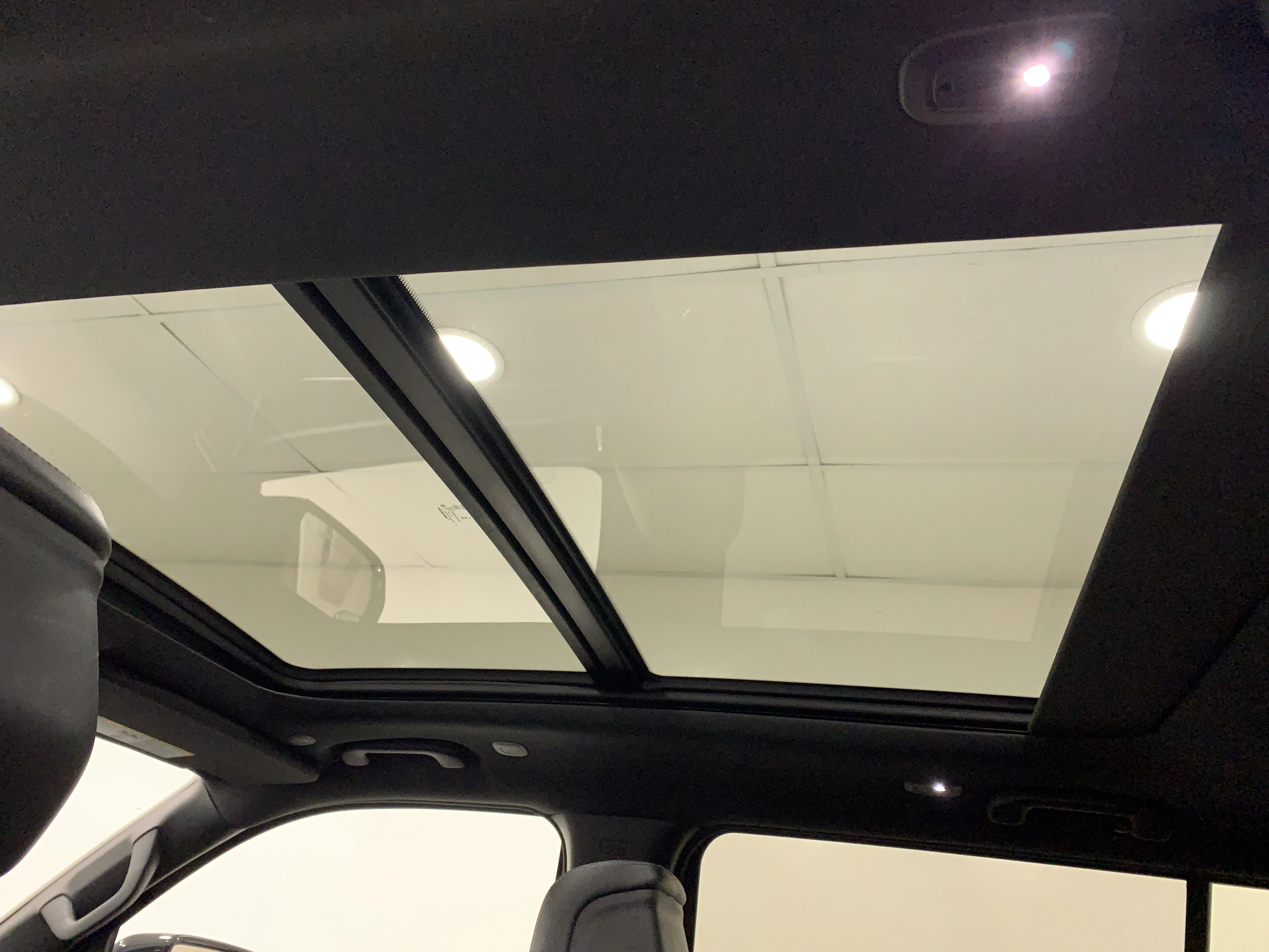 Used 2024 Bright White Jeep Series II Carbide * Available Until Exported to USA * image 11