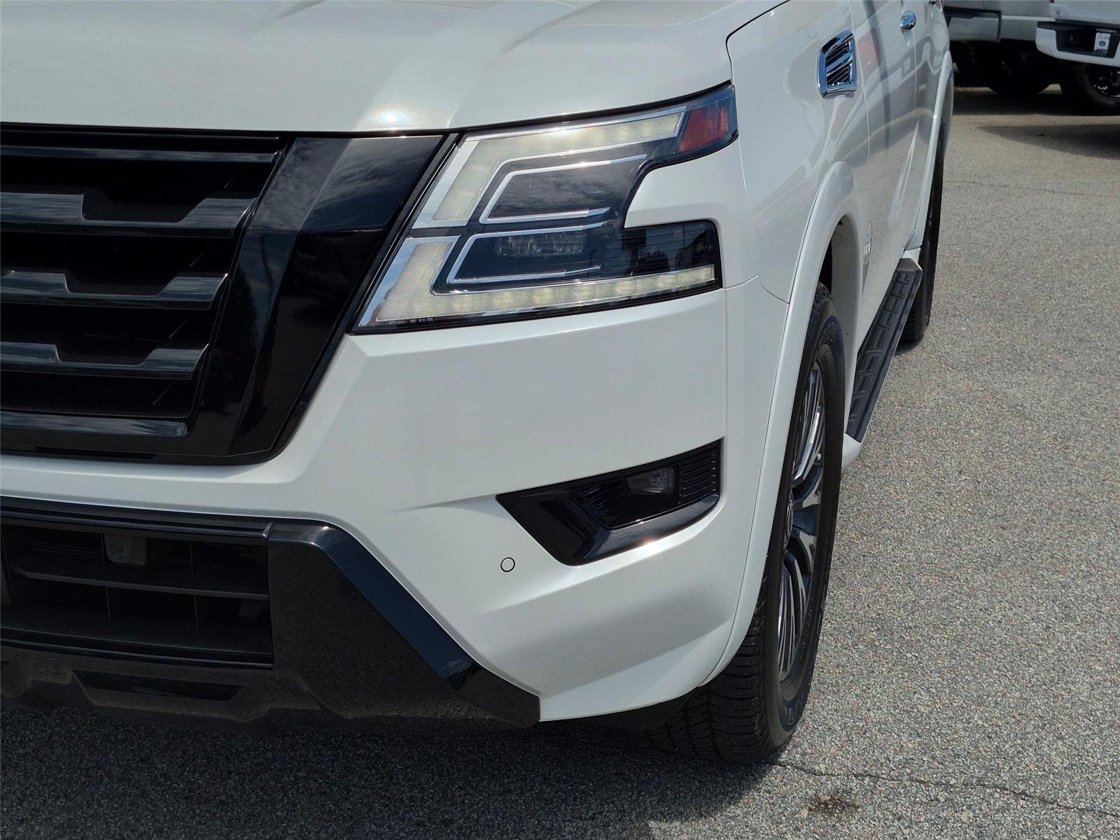 Used 2024 Aspen White Tricoat Nissan SL image 9