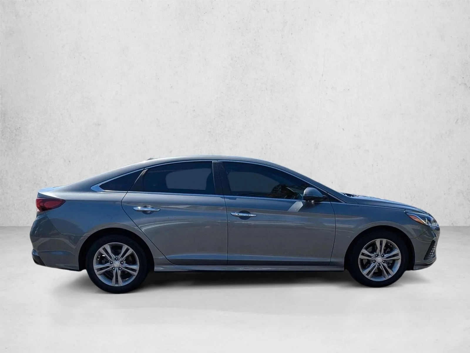 Used 2019 Machine Gray Hyundai SEL image 4